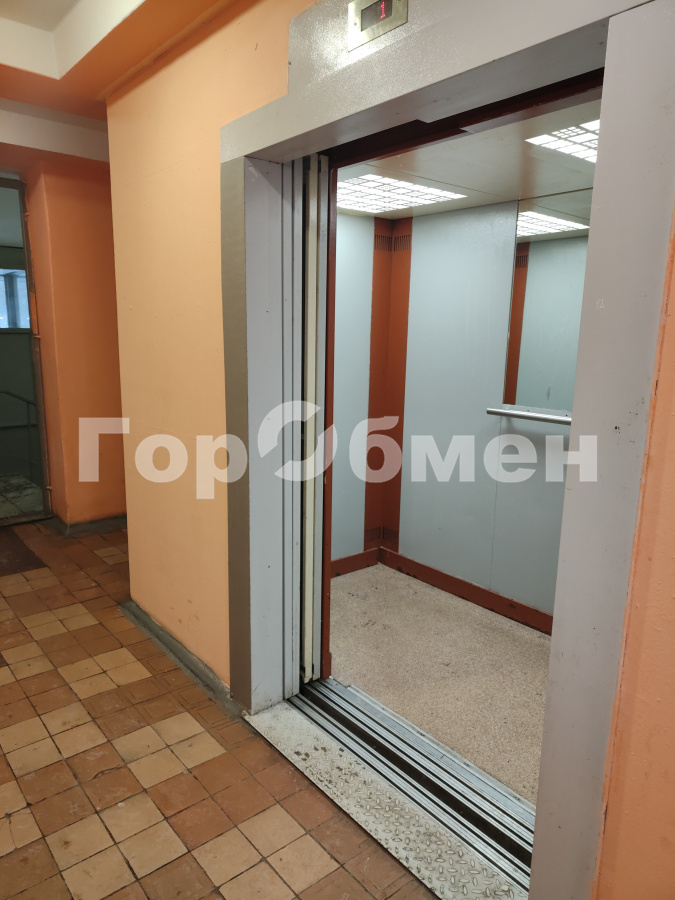 Аренда 2-комнатной квартиры, Москва, Россия,   Новочеркасский бульвар