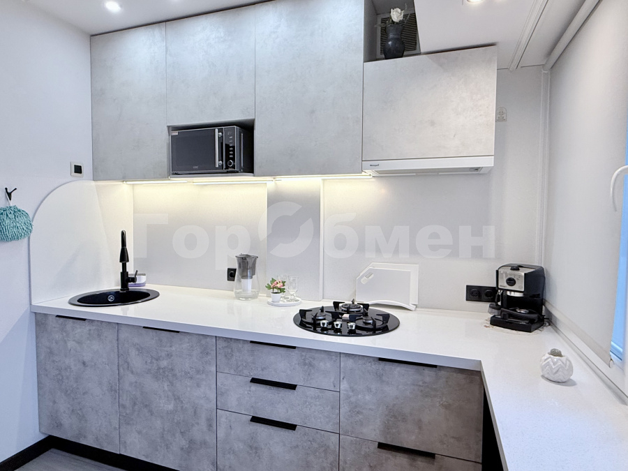 Аренда 3-комнатной квартиры, Москва, Россия,    Славянский бульвар