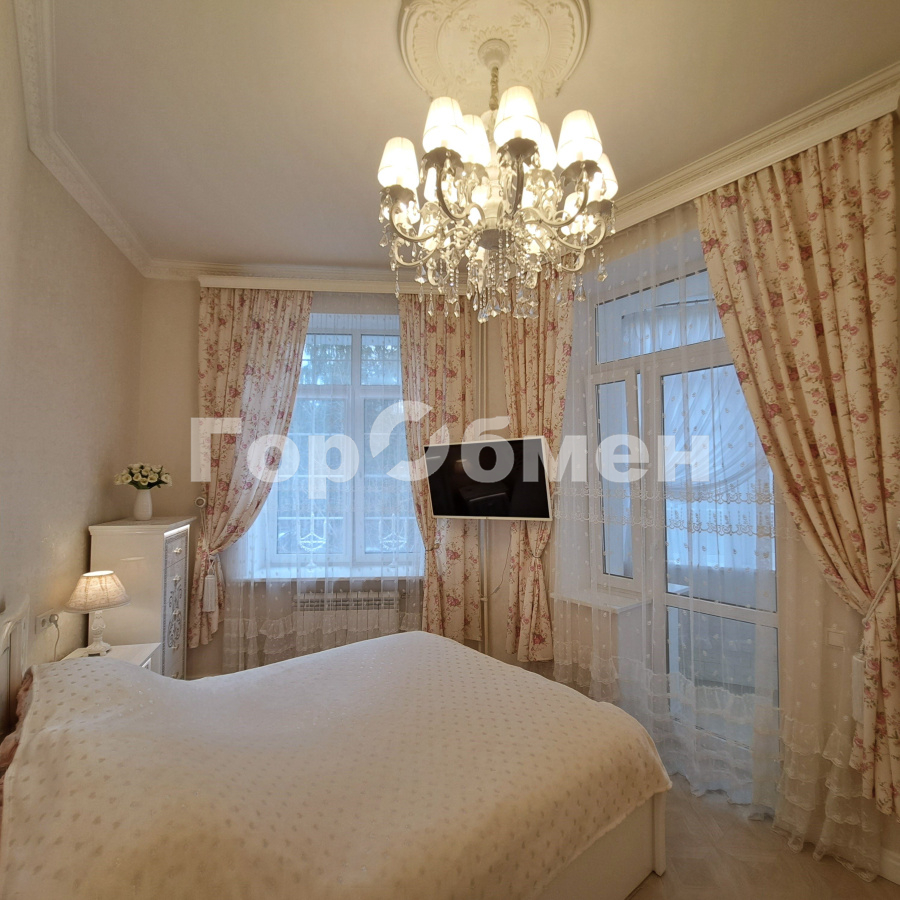 Продажа 3-комнатной квартиры, Москва, Россия,   1-я Владимирская улица