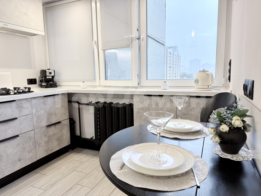 Аренда 3-комнатной квартиры, Москва, Россия,    Славянский бульвар