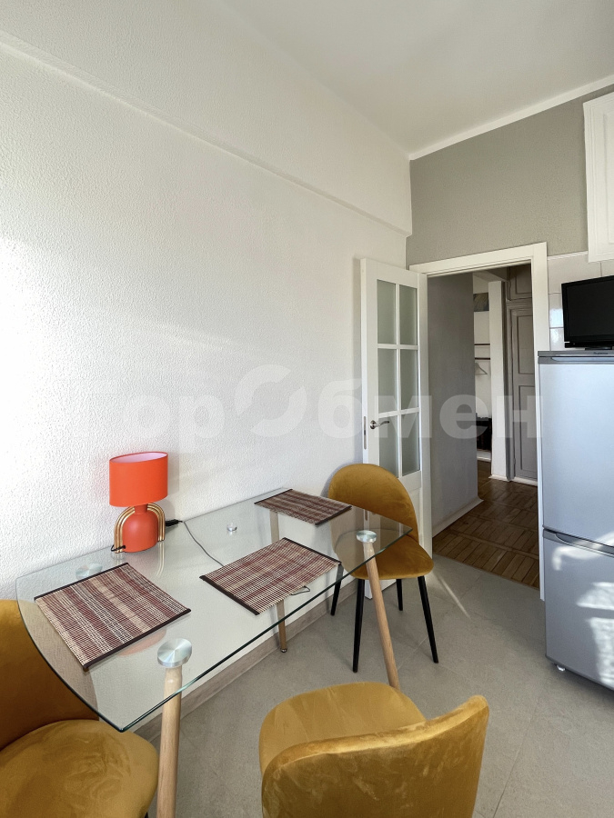 Аренда 2-комнатной квартиры, Москва, Россия,   Студенческая улица