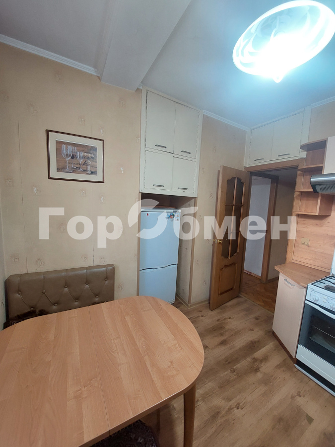 Продажа 2-комнатной квартиры, Москва, Россия,   Чусовская улица