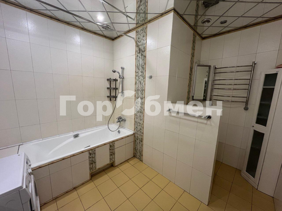 Продажа 3-комнатной квартиры, Москва, Россия,   улица Пырьева