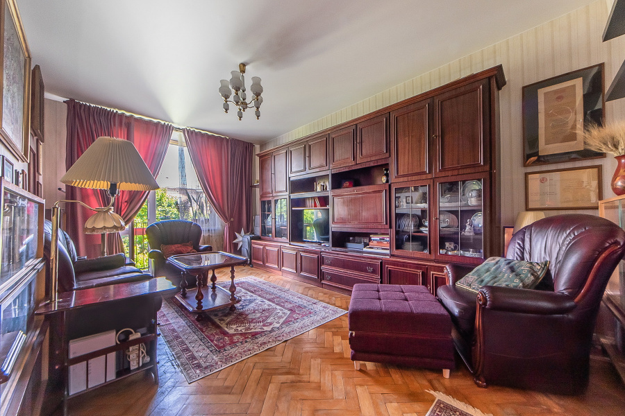 Продажа 2-комнатной квартиры, Москва, Россия,    Ленинский проспект