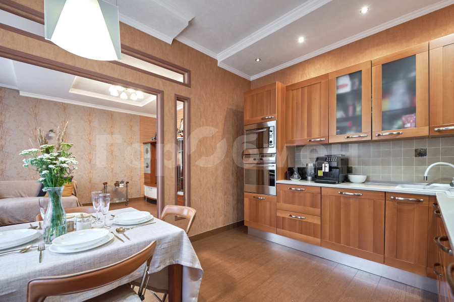 Продажа 3-комнатной квартиры, Москва, Россия,    улица Авиаконструктора Микояна