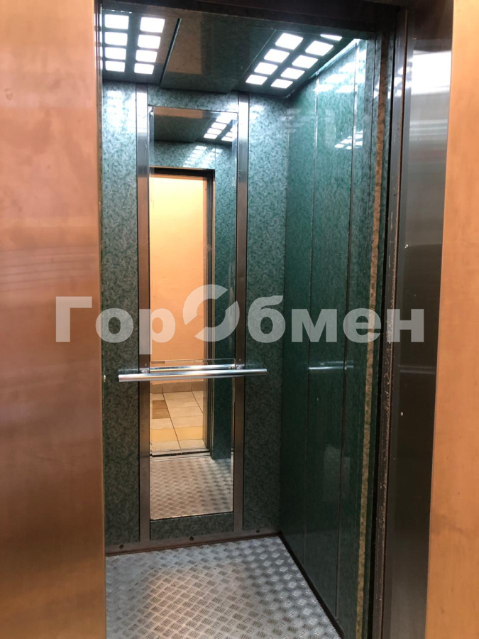 Продажа 2-комнатной квартиры, Москва, Россия,    улица Бутлерова