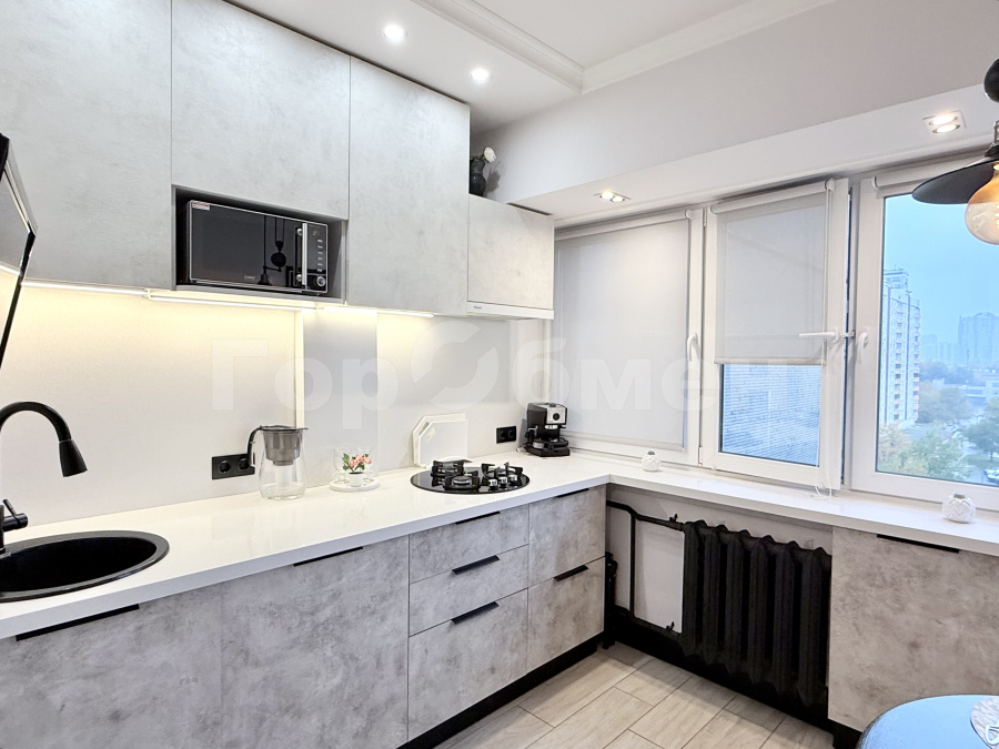 Аренда 3-комнатной квартиры, Москва, Россия,    Славянский бульвар