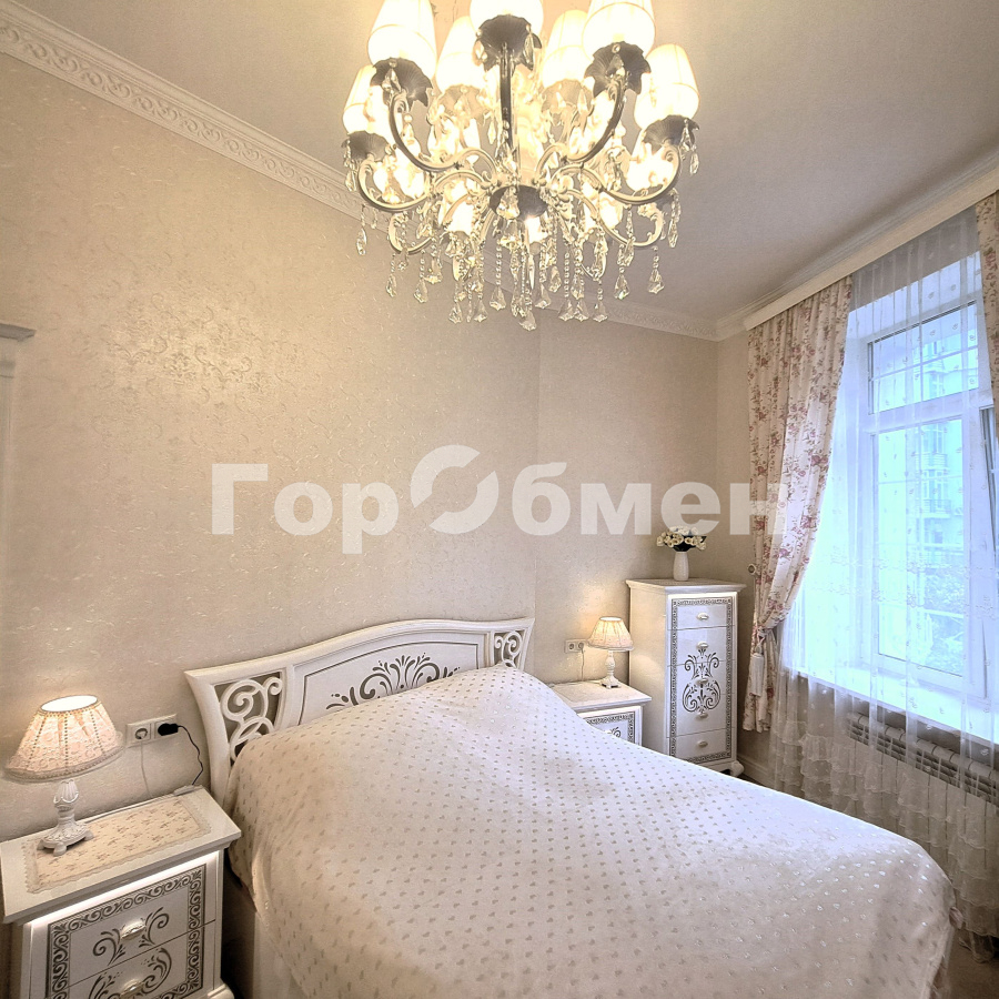 Продажа 3-комнатной квартиры, Москва, Россия,   1-я Владимирская улица