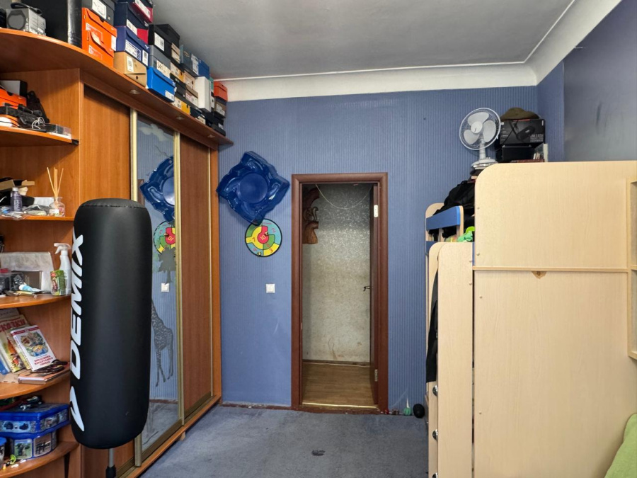 Продажа 2-комнатной квартиры, Москва, Россия,    Мантулинская улица