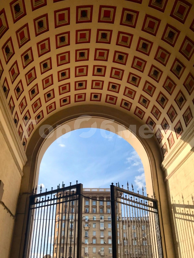 Аренда 2-комнатной квартиры, Москва, Россия,   Студенческая улица