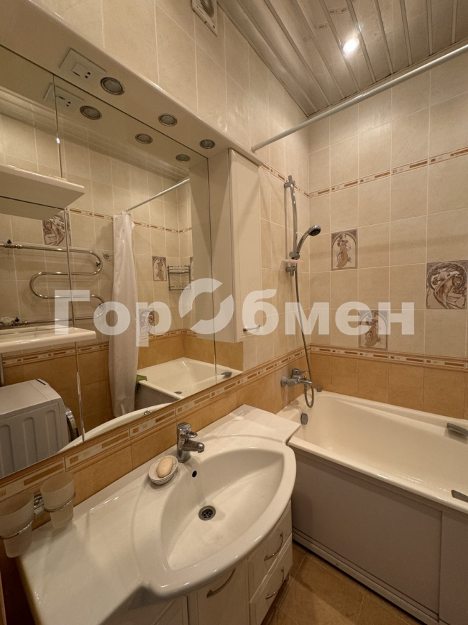 Продажа 2-комнатной квартиры, Москва, Россия,   Воротынская улица