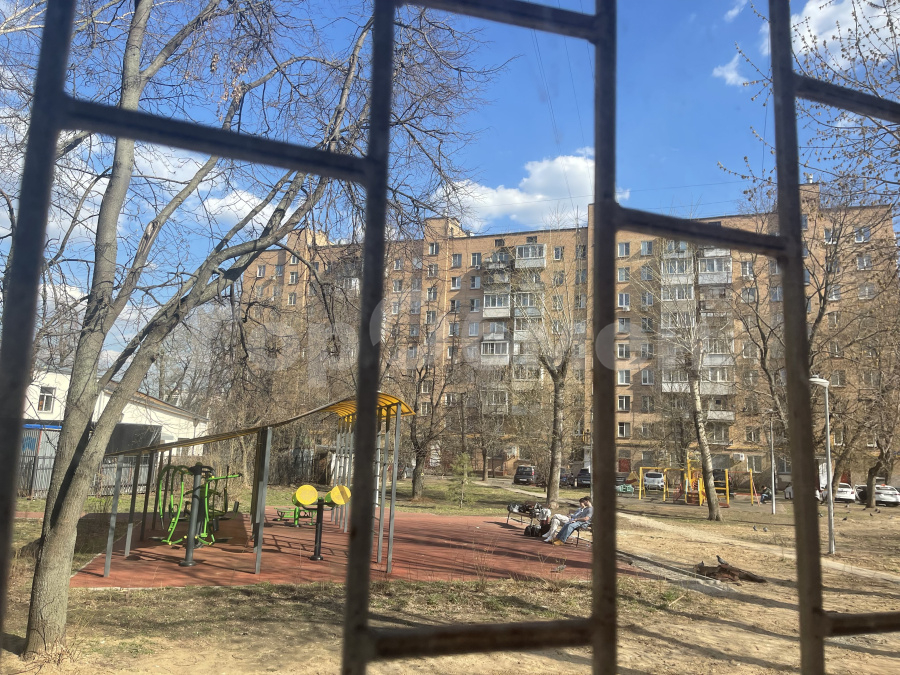 Продажа 2-комнатной квартиры, Москва, Россия,   улица Коминтерна