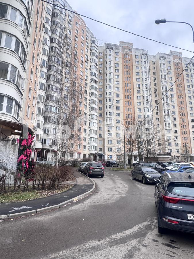 Продажа 2-комнатной квартиры, Москва, Россия,   Лукинская улица