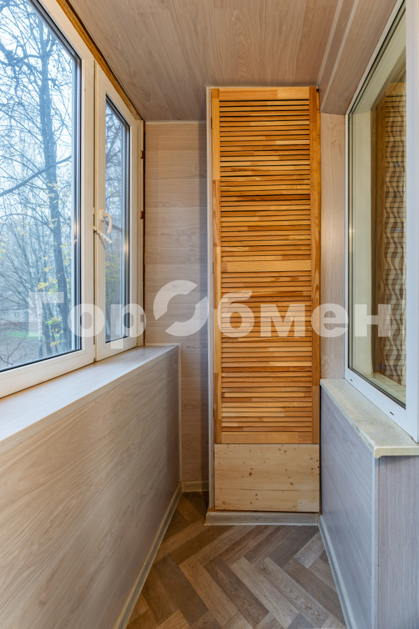 Продажа 3-комнатной квартиры, Москва, Россия,   Винницкая улица