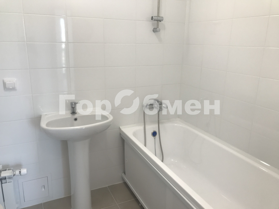 Продажа 3-комнатной квартиры, Москва, Россия,   улица Генерала Глаголева