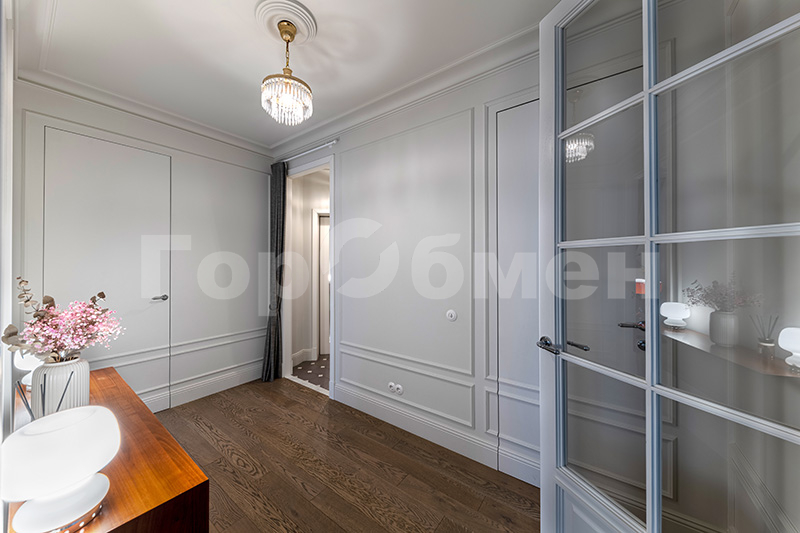 Продажа 3-комнатной квартиры, Москва, Россия,    Минская улица