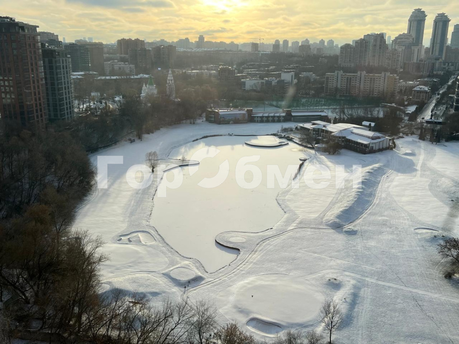 Продажа 3-комнатной квартиры, Москва, Россия,   улица Пырьева