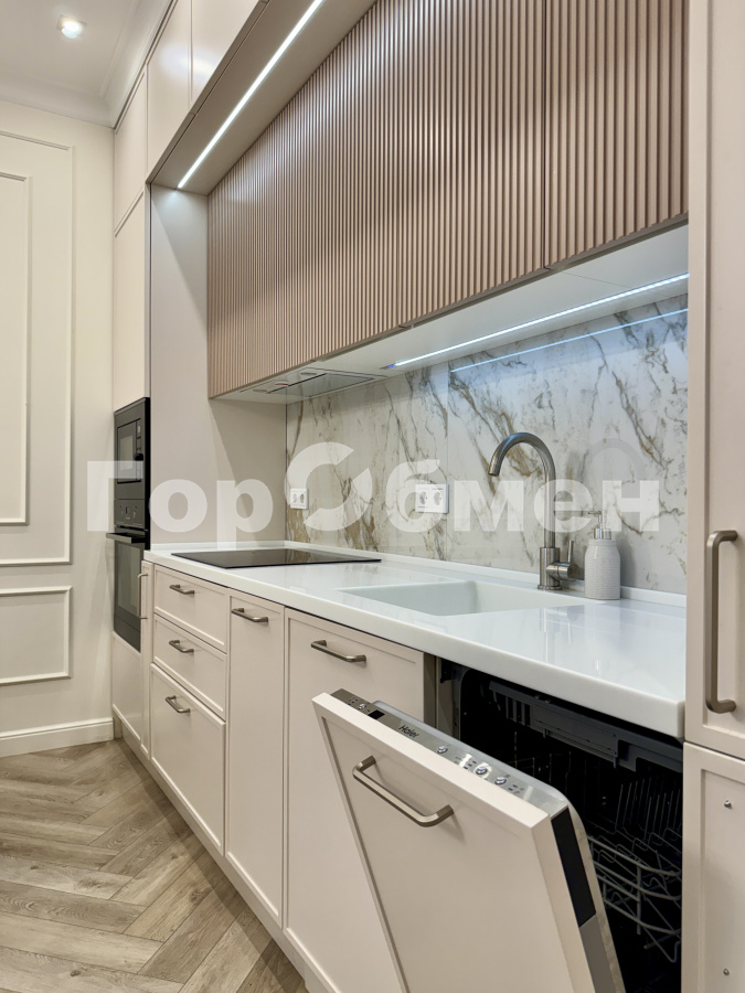 Аренда 2-комнатной квартиры, Москва, Россия,   улица Янковского