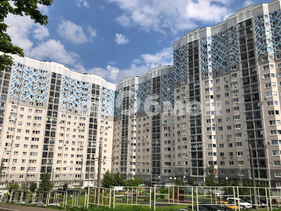Продажа 2-комнатной квартиры, Москва, Россия,    улица Бутлерова