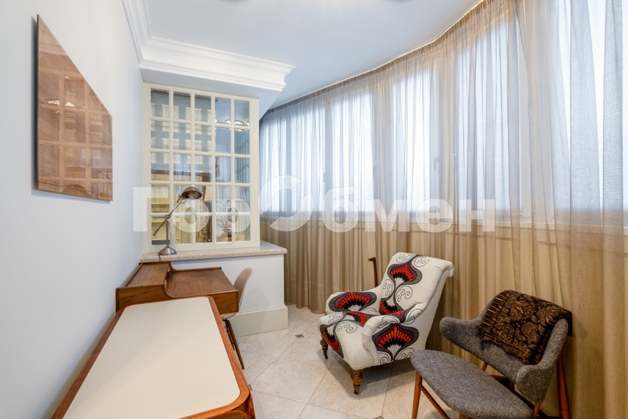 Продажа 3-комнатной квартиры, Москва, Россия,    Староволынская улица