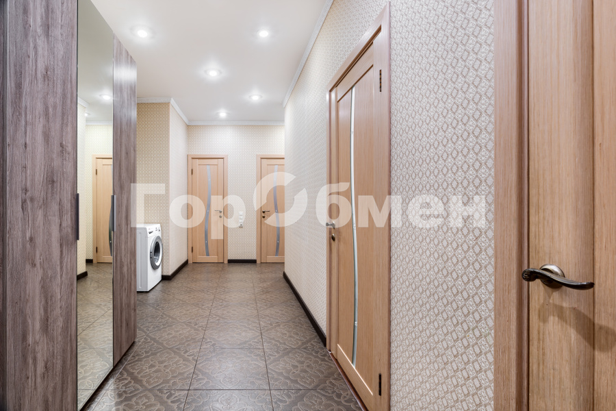 Продажа 2-комнатной квартиры, Москва, Россия,   Михневская улица