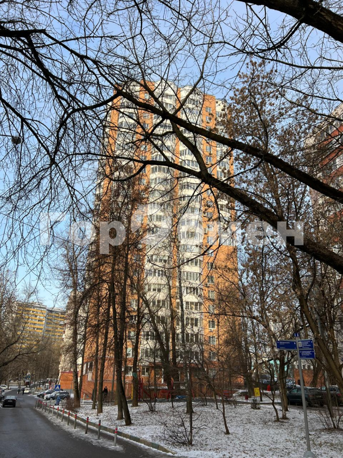 Продажа 3-комнатной квартиры, Москва, Россия,   улица Пырьева