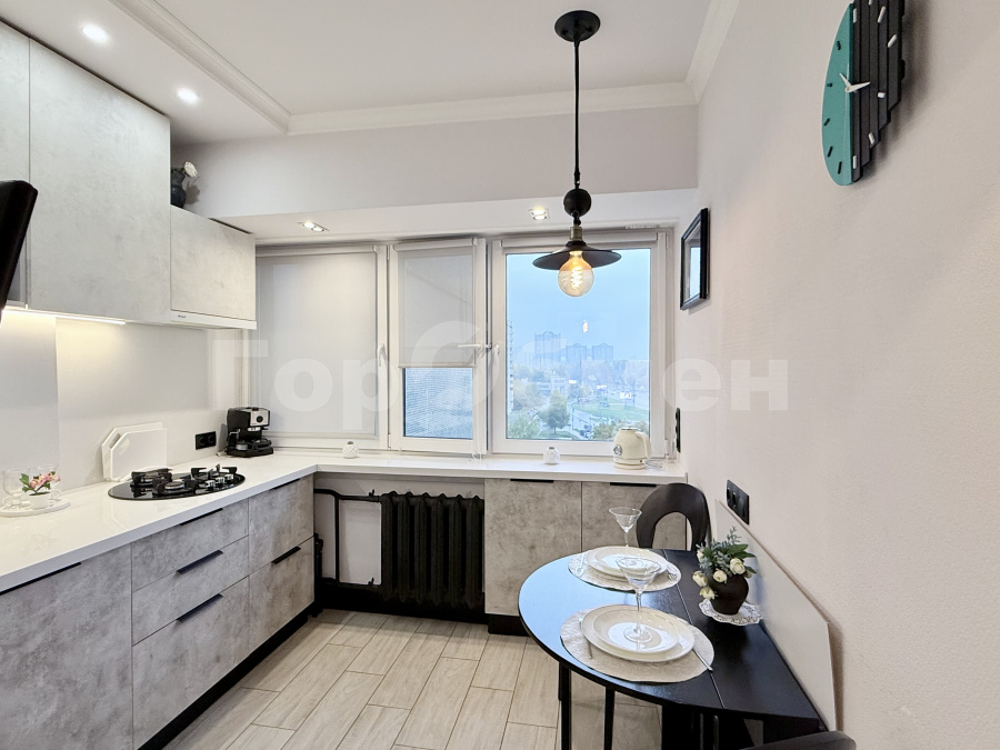 Аренда 3-комнатной квартиры, Москва, Россия,    Славянский бульвар