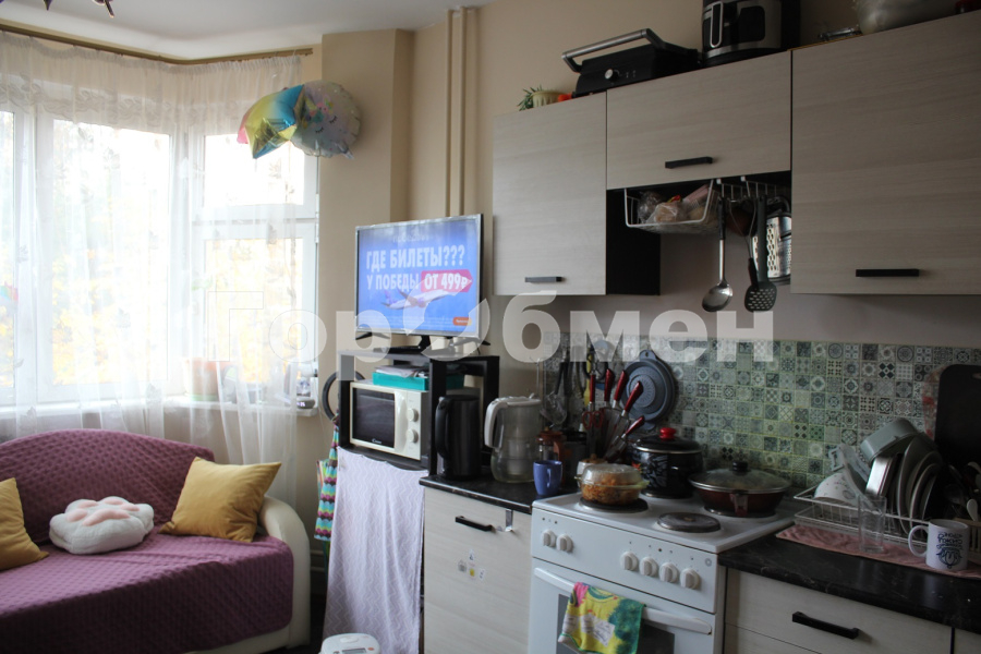 Продажа 2-комнатной квартиры, Москва, Россия,   Снежная улица