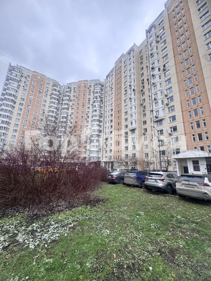 Продажа 2-комнатной квартиры, Москва, Россия,   Лукинская улица