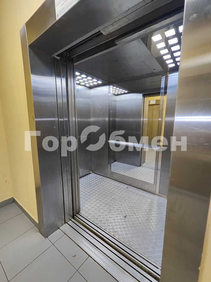 Продажа 2-комнатной квартиры, Москва, Россия,   Флотская улица