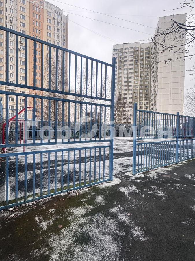 Продажа 2-комнатной квартиры, Москва, Россия,   Лукинская улица