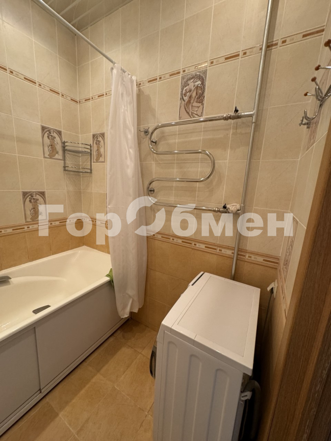 Продажа 2-комнатной квартиры, Москва, Россия,   Воротынская улица