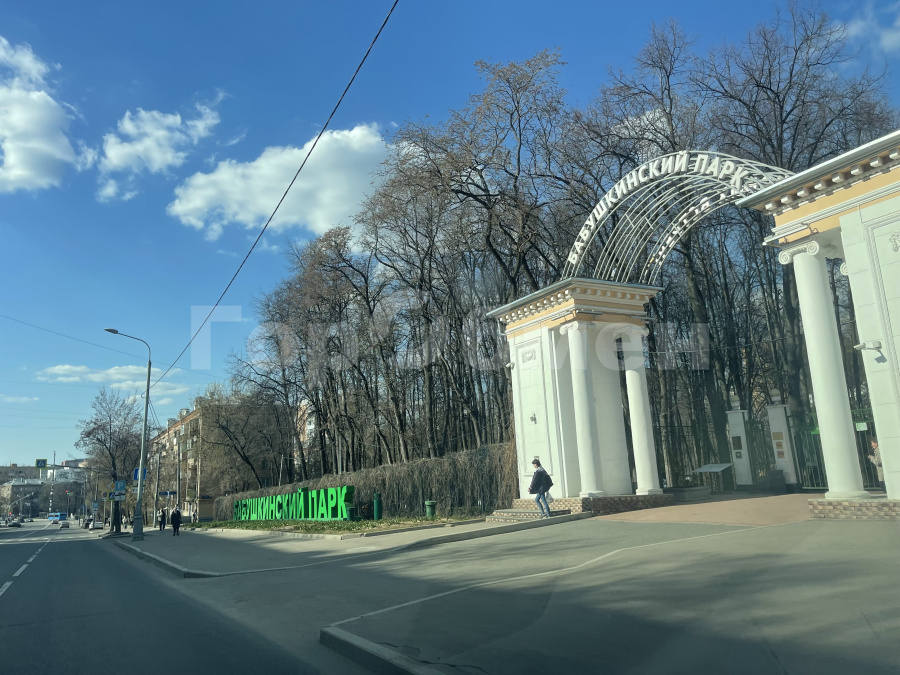 Продажа 2-комнатной квартиры, Москва, Россия,   улица Коминтерна