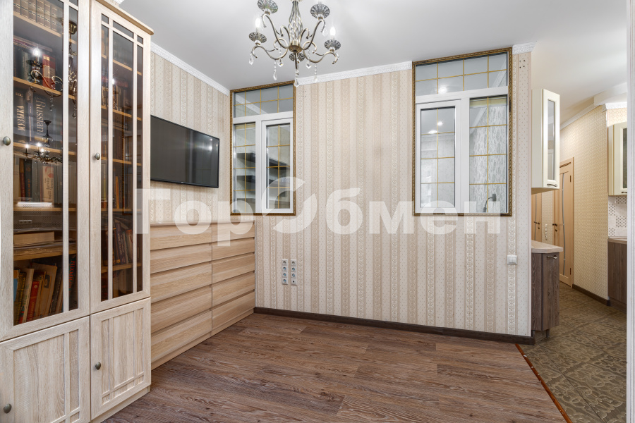 Продажа 2-комнатной квартиры, Москва, Россия,   Михневская улица