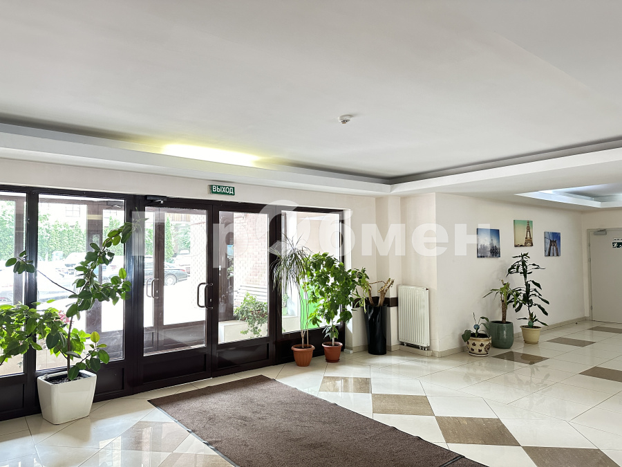 Продажа 2-комнатной квартиры, Москва, Россия,    Староволынская улица