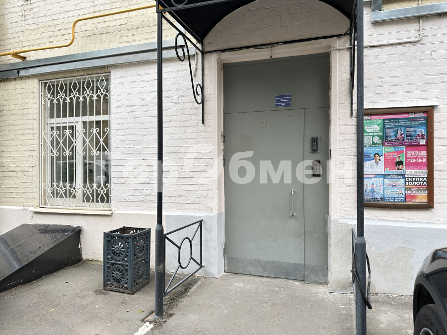 Продажа 3-комнатной квартиры, Москва, Россия,    Карманицкий переулок