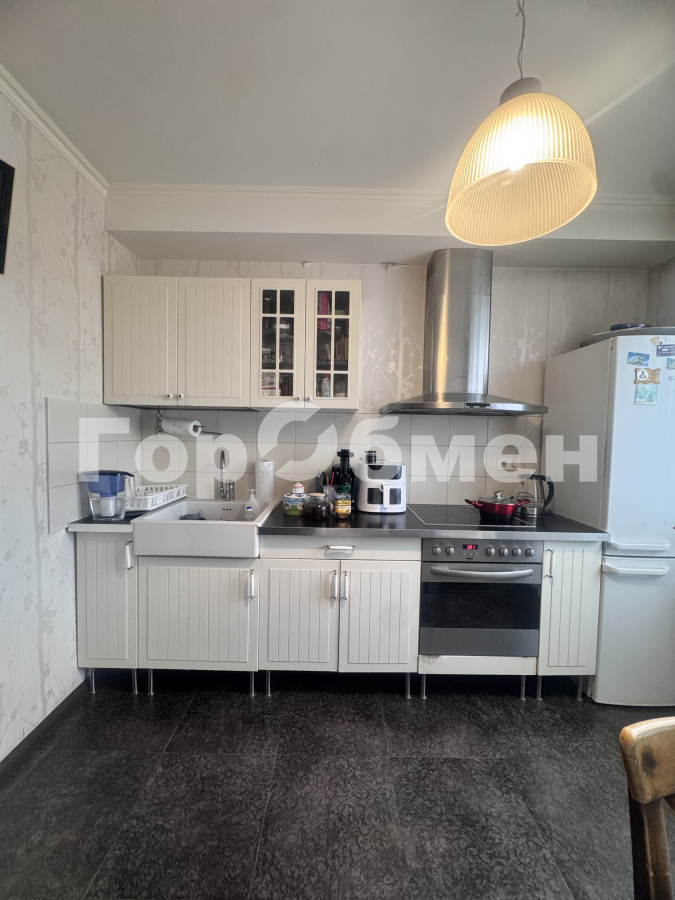 Продажа 2-комнатной квартиры, Москва, Россия,   Лукинская улица