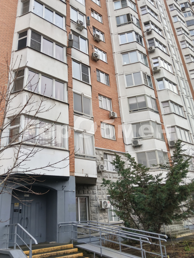 Продажа 2-комнатной квартиры, Москва, Россия,   Снежная улица