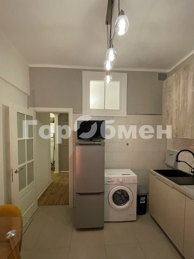 Аренда 2-комнатной квартиры, Москва, Россия,   Студенческая улица