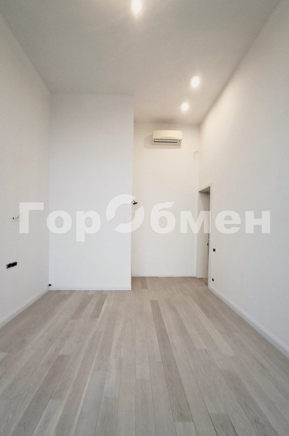 Продажа 4-комнатной квартиры, Москва, Россия,   1-я Мясниковская улица