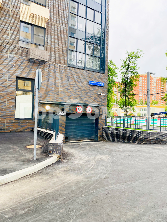 Продажа 3-комнатной квартиры, Москва, Россия,   улица Генерала Глаголева