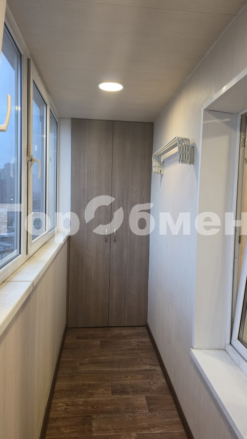 Продажа 3-комнатной квартиры, Москва, Россия,   улица Плющева