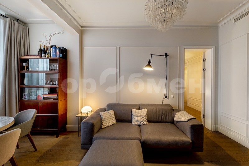 Продажа 3-комнатной квартиры, Москва, Россия,    Минская улица