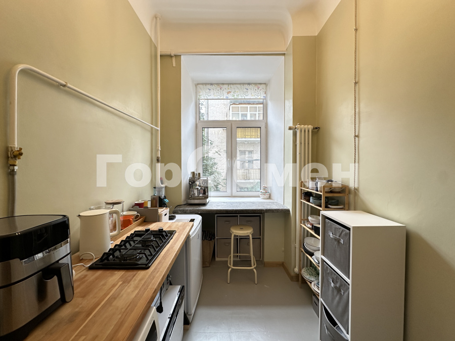 Продажа 3-комнатной квартиры, Москва, Россия,    Карманицкий переулок