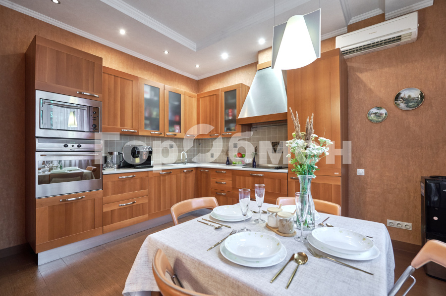 Продажа 3-комнатной квартиры, Москва, Россия,    улица Авиаконструктора Микояна