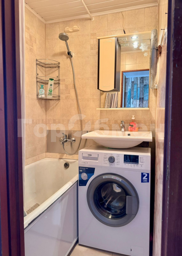 Аренда 2-комнатной квартиры, Москва, Россия,    Кантемировская улица