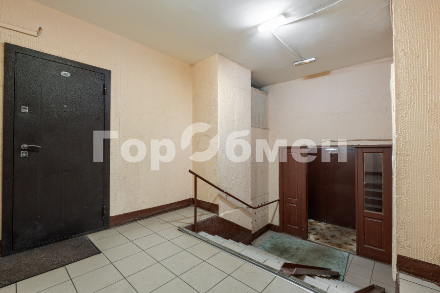 Продажа 3-комнатной квартиры, Москва, Россия,   Винницкая улица