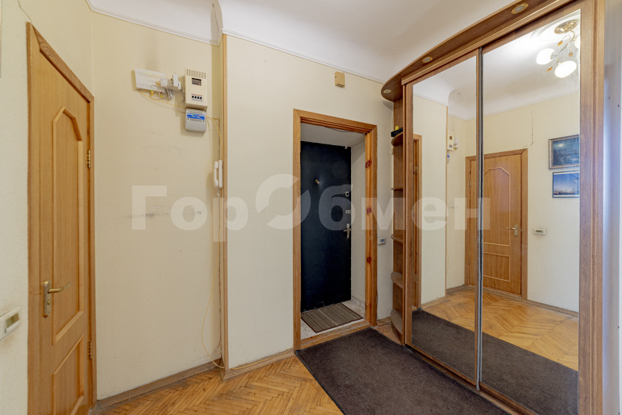 Продажа 4-комнатной квартиры, Москва, Россия,    Кропоткинский переулок