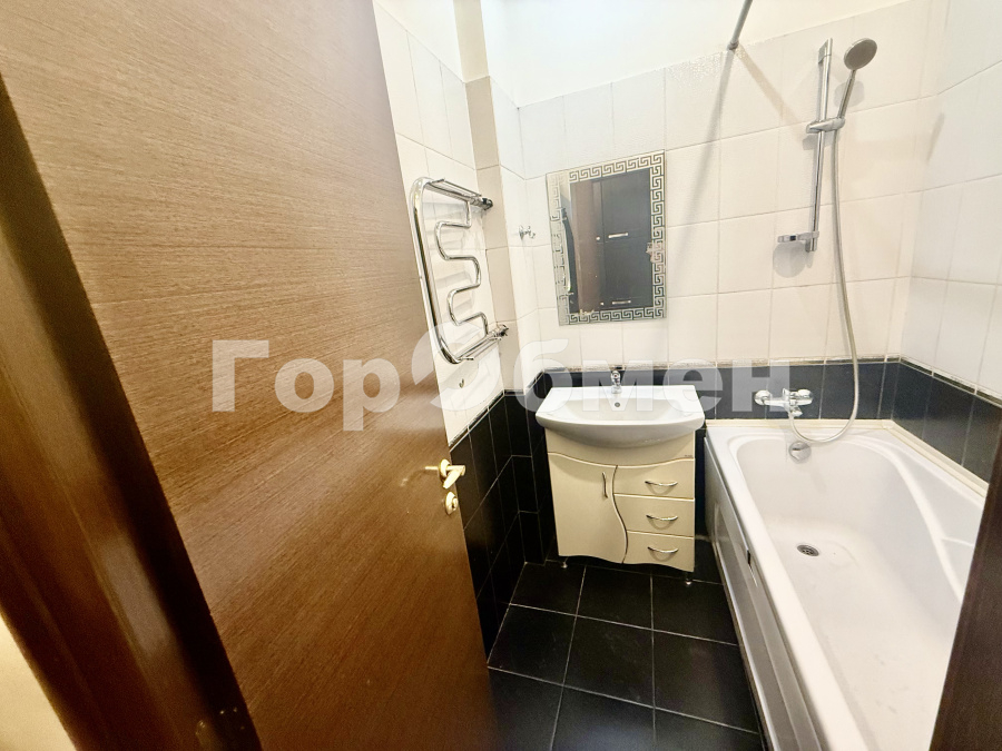 Продажа 2-комнатной квартиры, Москва, Россия,    Кутузовский проспект