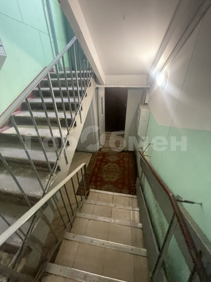 Продажа 2-комнатной квартиры, Москва, Россия,   улица Коминтерна